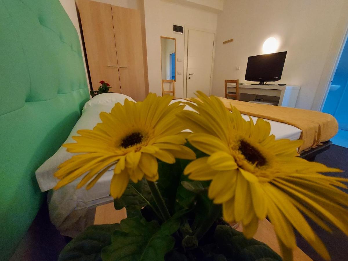 Hotel Senza Pensieri リッチョーネ エクステリア 写真