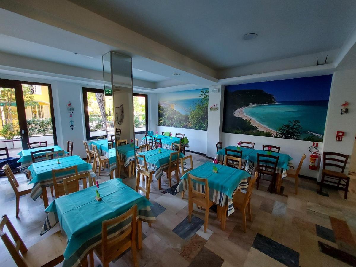 Hotel Senza Pensieri リッチョーネ エクステリア 写真