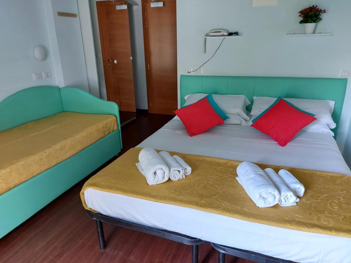 Hotel Senza Pensieri リッチョーネ エクステリア 写真